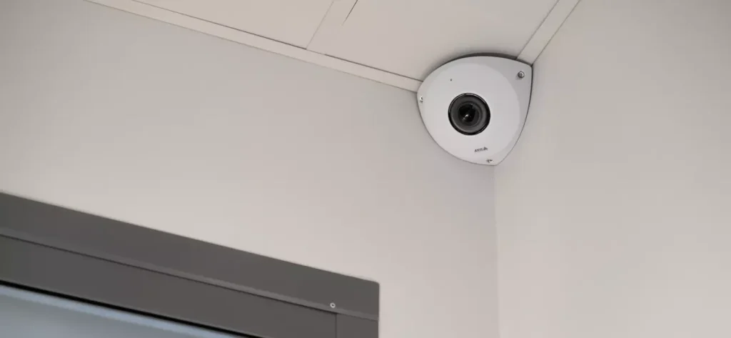 Camera AXIS P9117-PV Corner