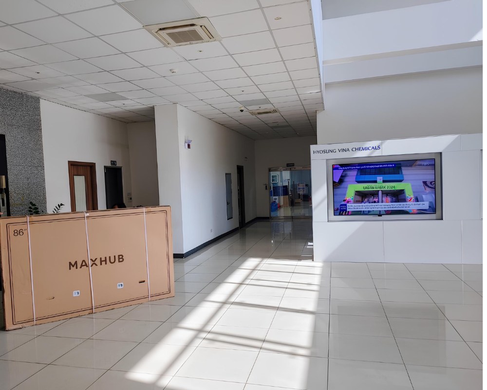 Hình ảnh triển khai lắp đặt màn hình tương tác tại Hyosung