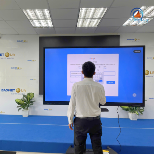 Lắp đặt màn hình tương tác Hikvision cho Bảo hiểm nhân thọ Bảo Việt