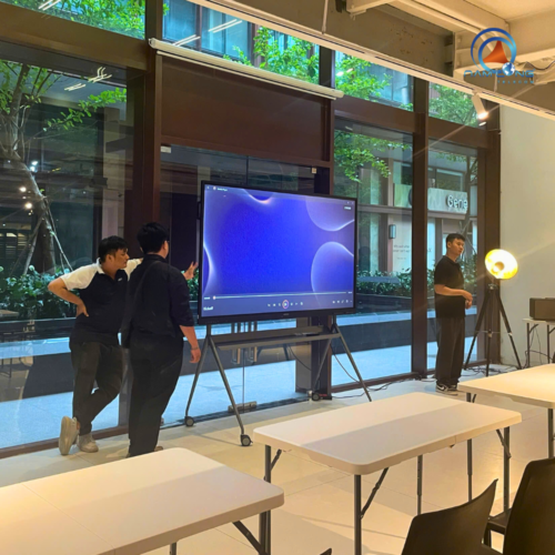 Lắp đặt màn hình tương tác Hikvision tại DECOX: Kết nối ý tưởng – Tăng tốc sáng tạo