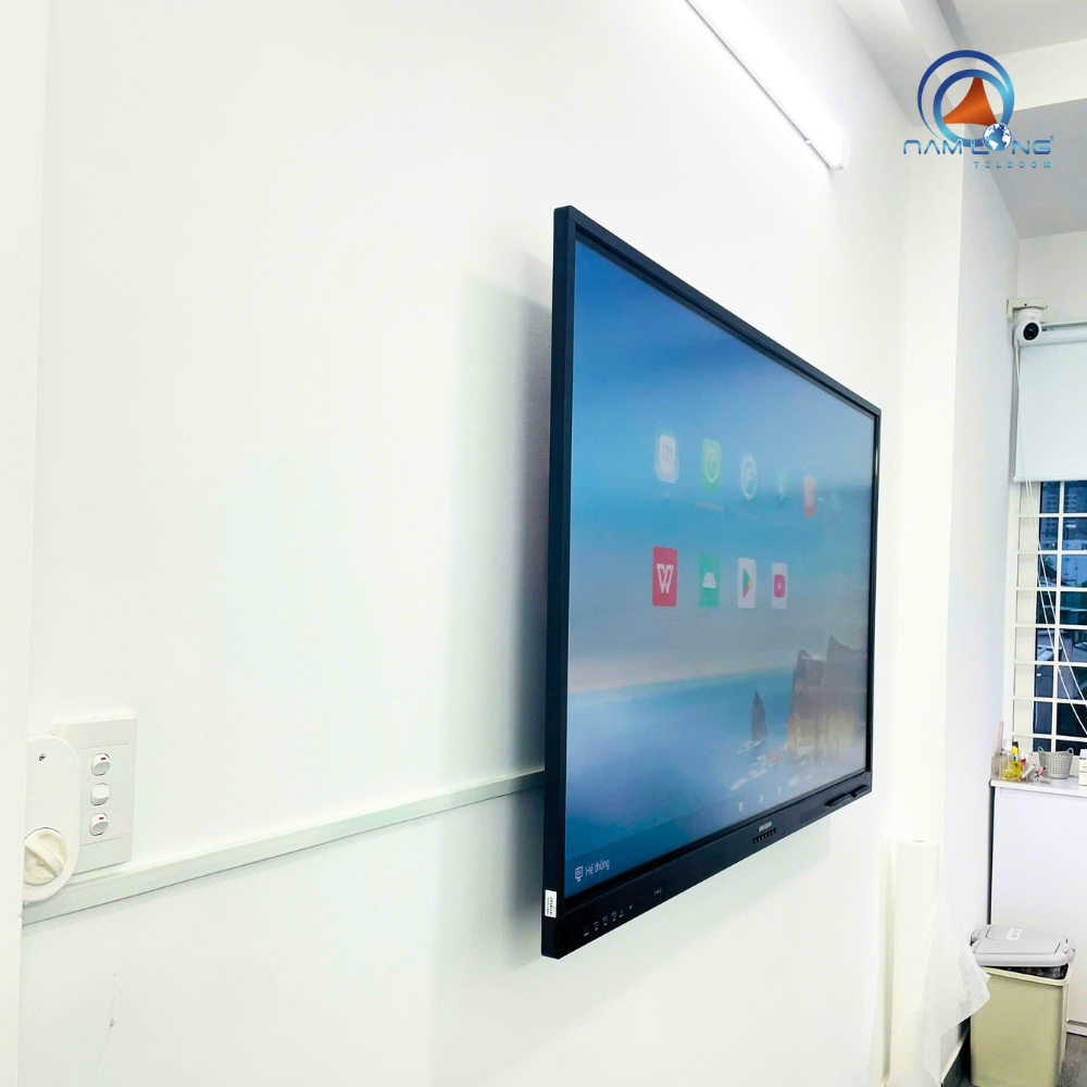 Lắp đặt màn hình tương tác Hikvision cho Nha Khoa Kim Xuân Smile
