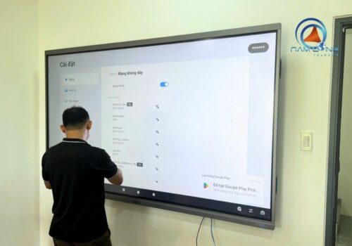 Màn hình tương tác Hikvision 98 inch tại Công ty Nam Lộc Tiến