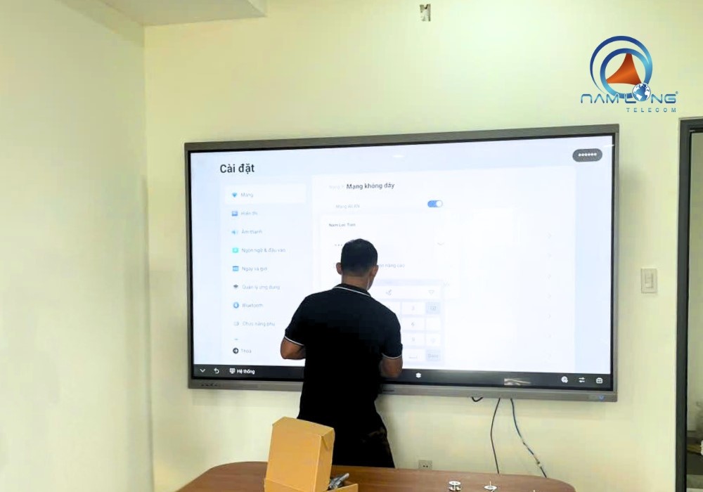 Màn hình tương tác Hikvision 98 inch tại Công ty Nam Lộc Tiến