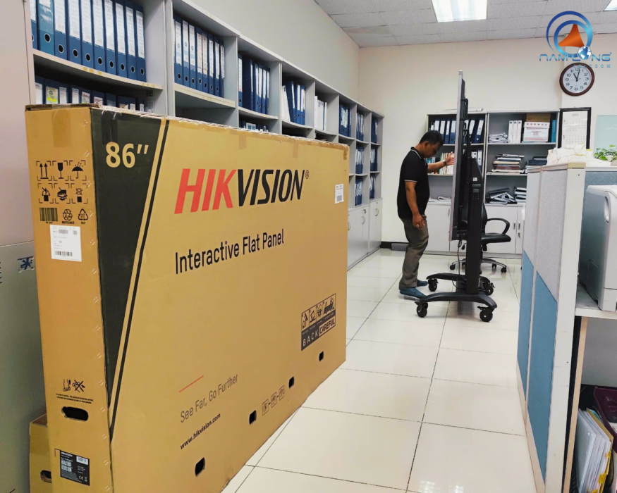Dự án lắp đặt màn hình tương tác Hikvision 86 inch tại công ty Hyosung