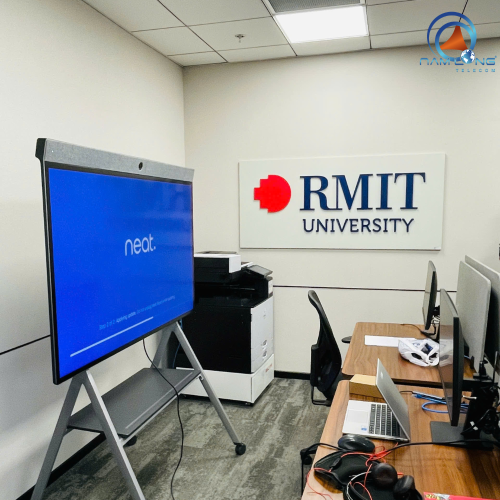 Cho thuê màn hình tương tác Neat Board tại Đại học RMIT