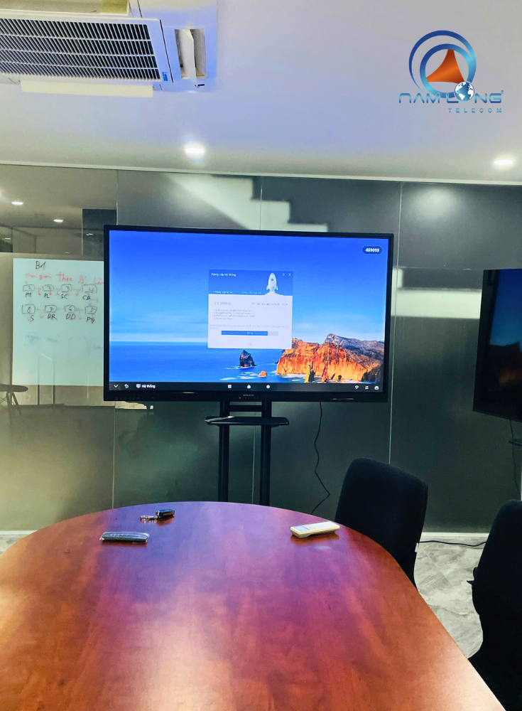 Lắp đặt màn hình Hikvision tại EVIET