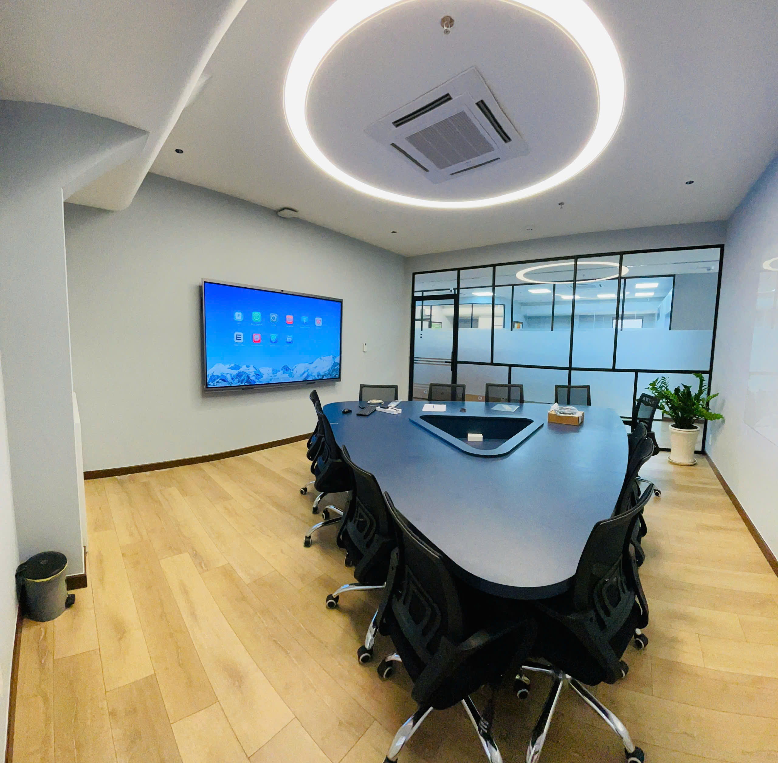 Dự án lắp đặt màn hình tương tác 86 inch cho Công ty IMP
