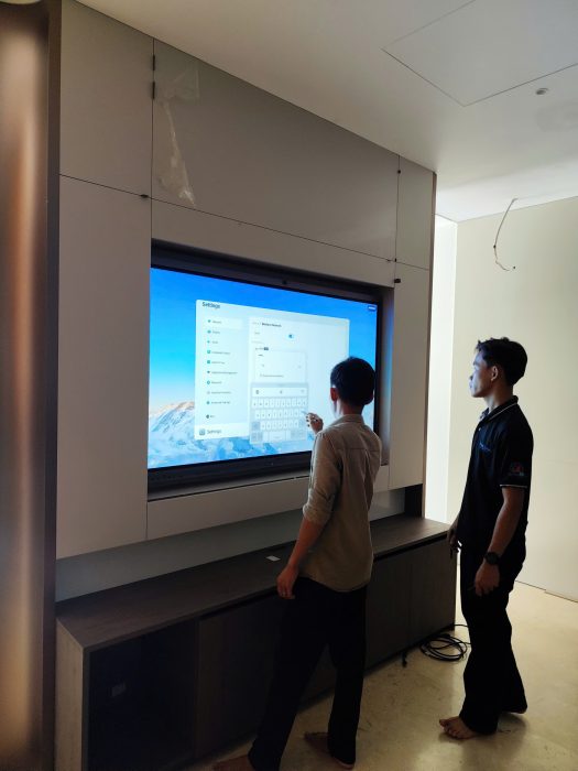 Dự án lắp đặt màn hình tương tác 65 inch cho Công ty IMP