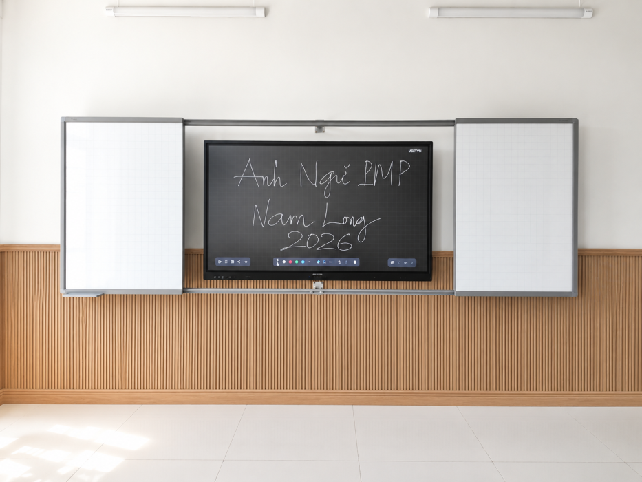 Anh ngữ PMP tiếp tục đầu tư 3 màn hình tương tác cho hệ thống giáo dục