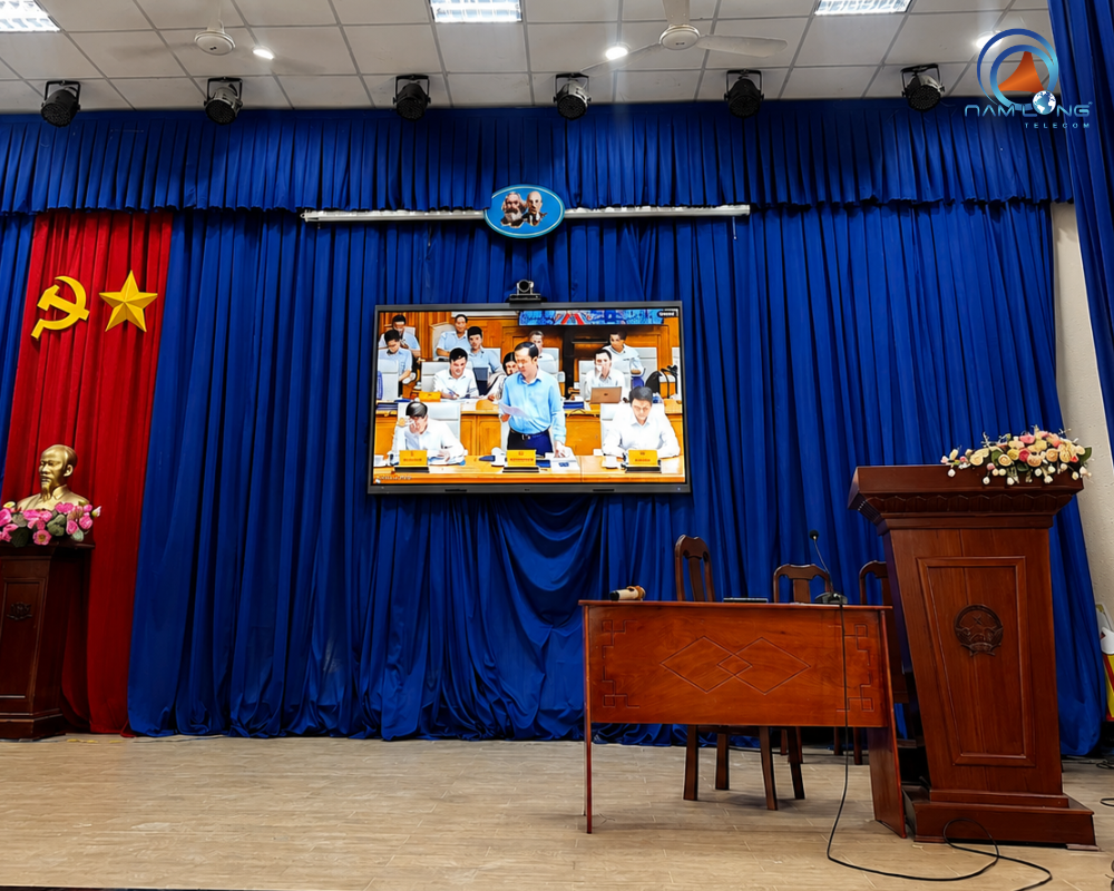 Nam Long Telecom lắp đặt màn hình tương tác cho UBND xã phường Long Thạnh (Long An)
