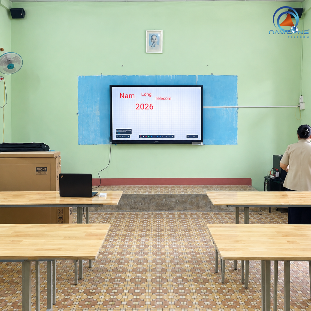 THCS Ba Dinh lắp đặt màn hình tương tác 75 inch