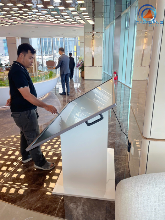 Lắp đặt màn hình tương tác 65 inch và OPS A09 tại Công ty Việt An